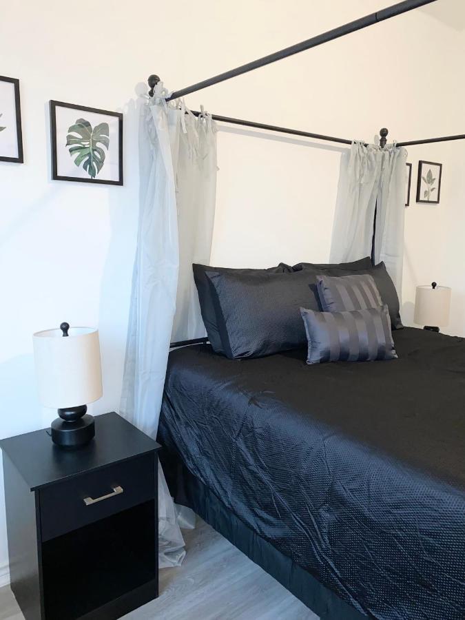 Holiday home Luxe Three Story Duplex Near Downtown & Med Center Houston