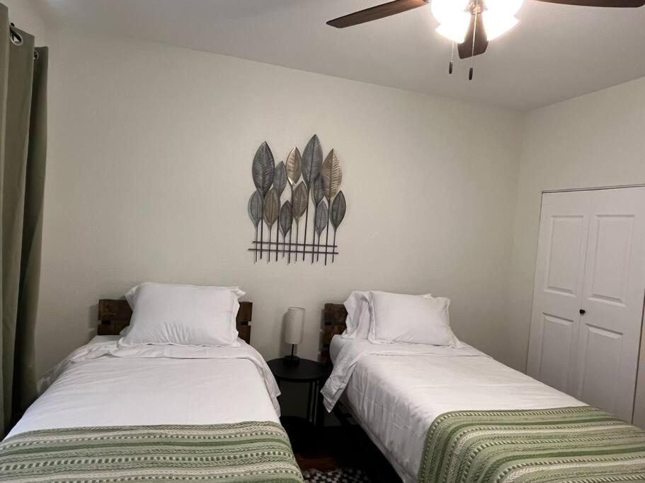 Away From Home-cozy 2 Bdrm Condo/med Cntr/nrg Apartment