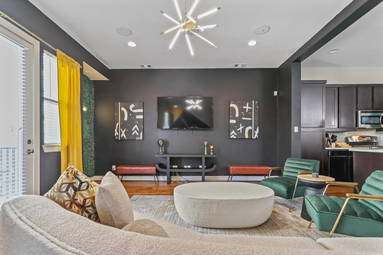 Holiday home In Style - Mins To Downtown - 5 Beds With Balcony