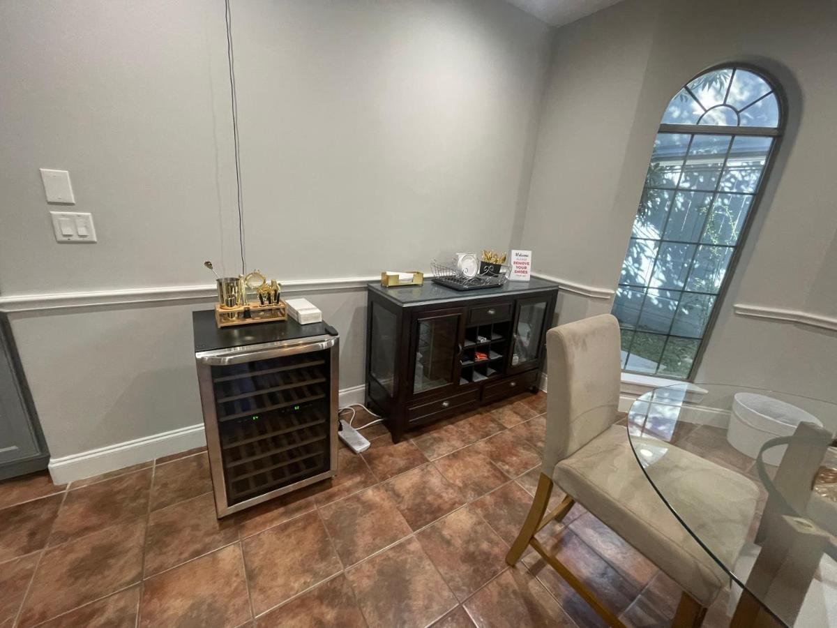 Luxuria Mini-mansion Near Downtown Holiday home Houston