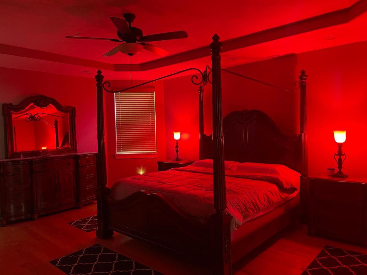 Luxuria Mini-mansion Near Downtown * Houston