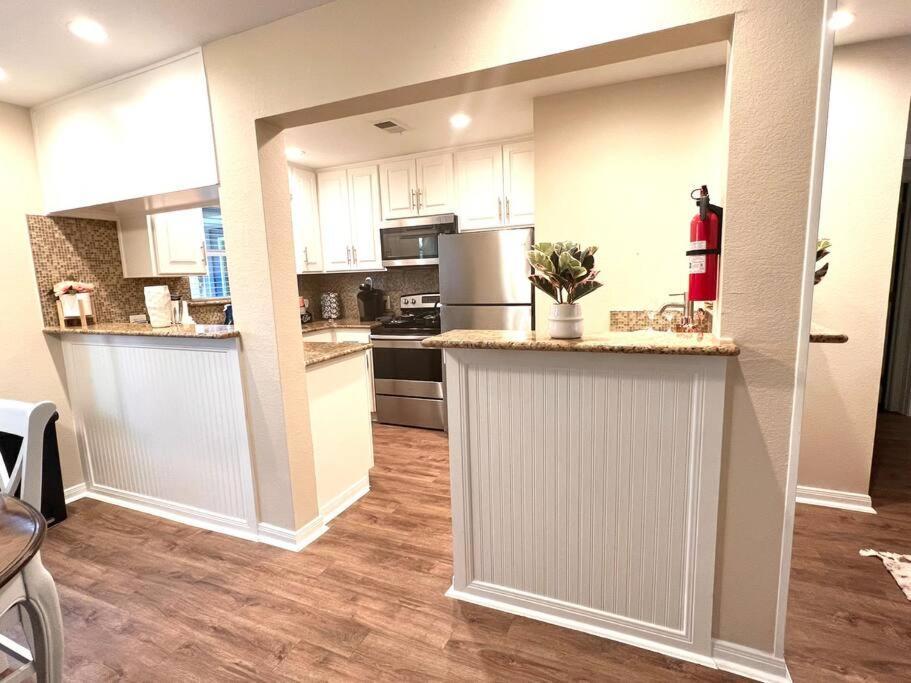 Apartment Lovely 2 Bedroom/2 Bath Houston, Heights/galleria Houston