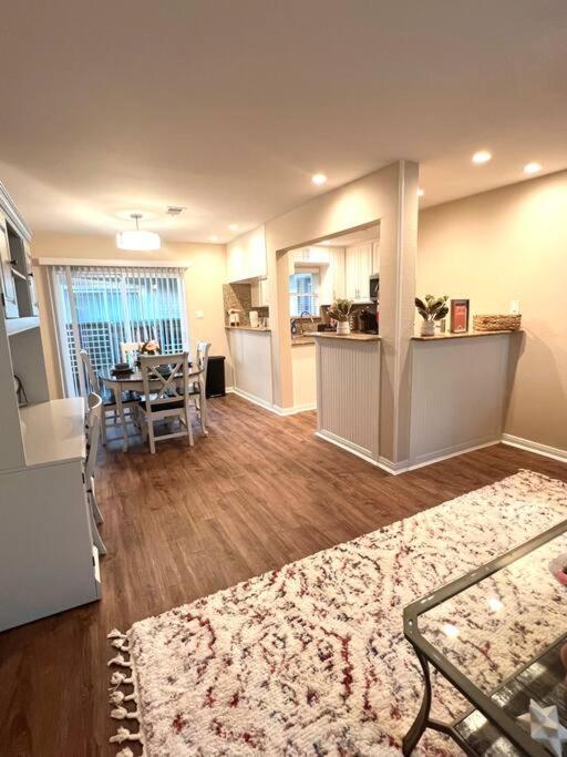 Apartment Lovely 2 Bedroom/2 Bath Houston, Heights/galleria Houston