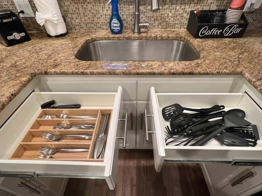 Lovely 2 Bedroom/2 Bath Houston, Heights/galleria Apartment Houston