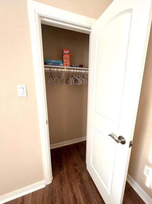 Lovely 2 Bedroom/2 Bath Houston, Heights/galleria Apartment