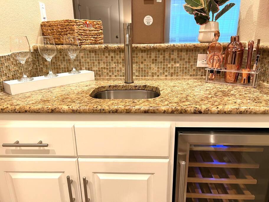 Apartment Lovely 2 Bedroom/2 Bath Houston, Heights/galleria *