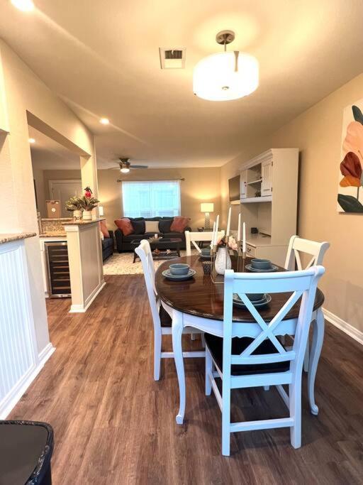 Apartment Lovely 2 Bedroom/2 Bath Houston, Heights/galleria *