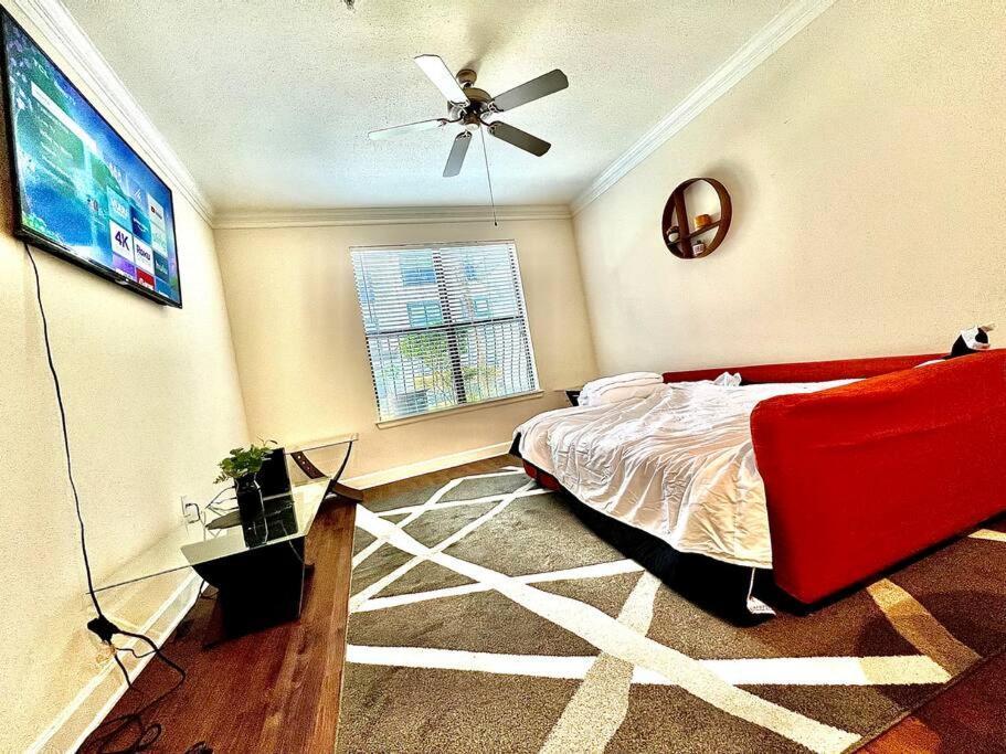 Apartment Luxury 1bedroom/pool View/ Galleria W/study Desk Houston