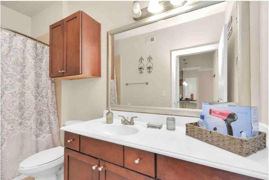 Luxury 1bedroom/pool View/ Galleria W/study Desk Houston