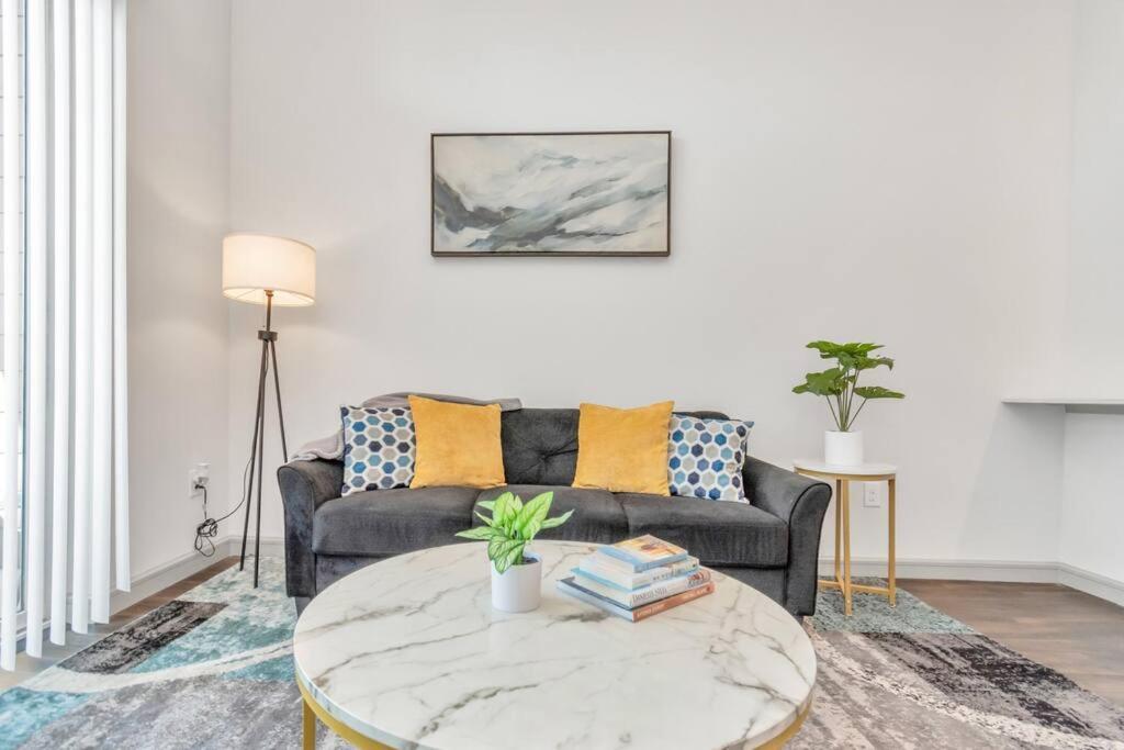 Penthouse Copy Astros-oasis-in-houston-wit-skyline-view 1bedroom Unit Houston