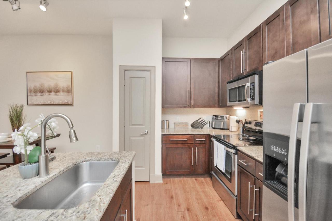 Fully Furnished Med Center Apt By Nrg Stadium Apartment