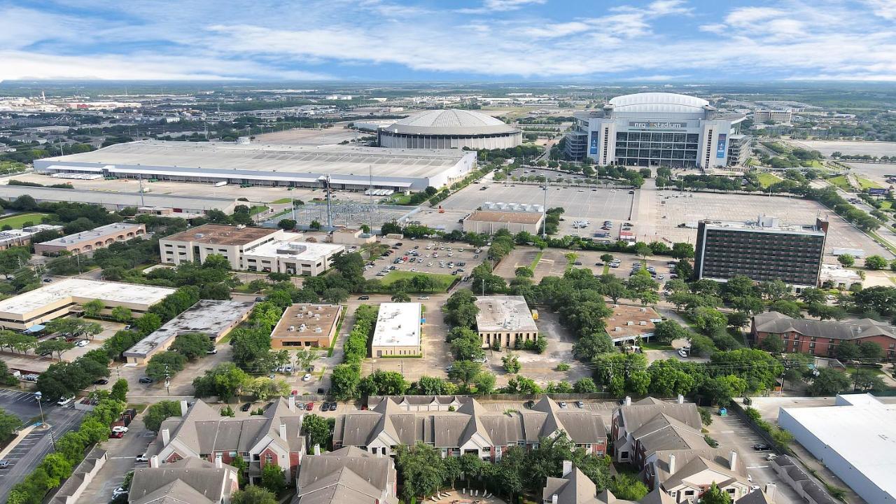 Luxury Designed Bedrooms Med Center By Nrg Stadium *