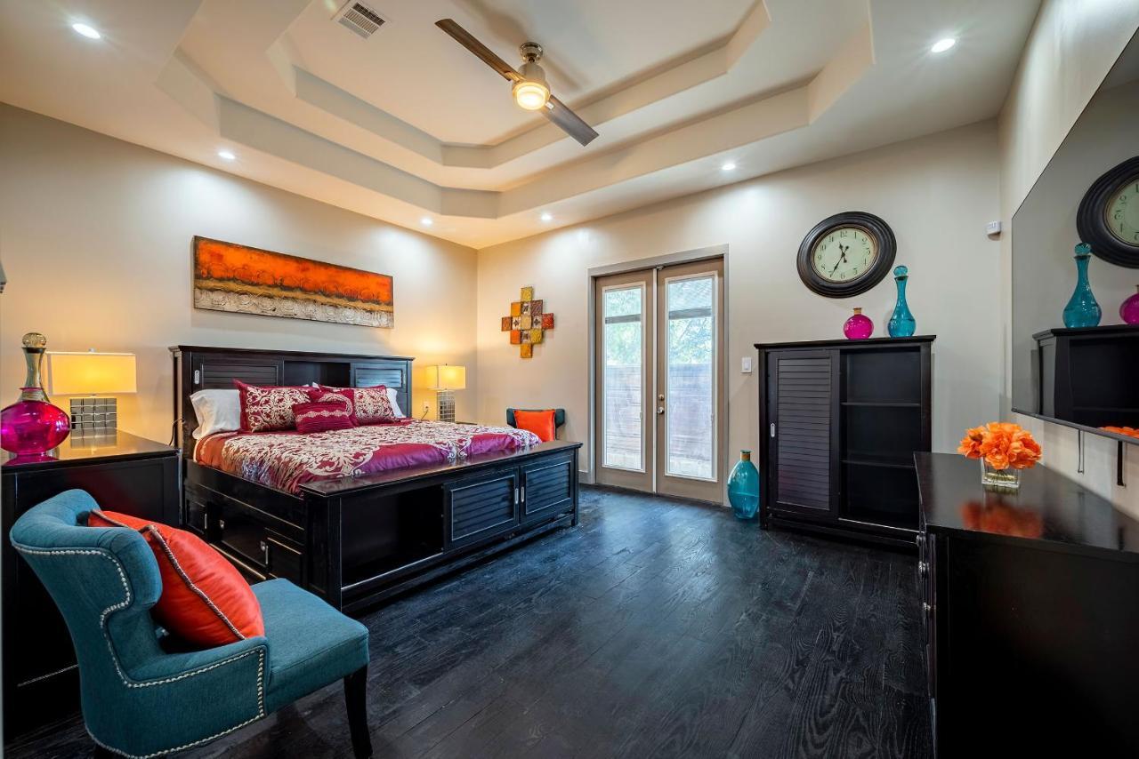Luxurious 5br Sleeps-14 Houston