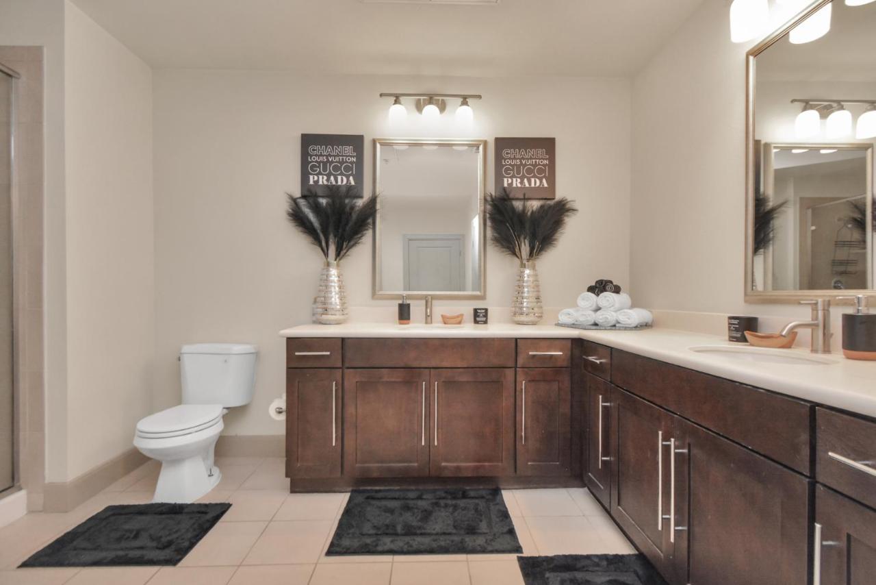 Apartment Luxury Designed Bedrooms Med Center By Nrg Stadium