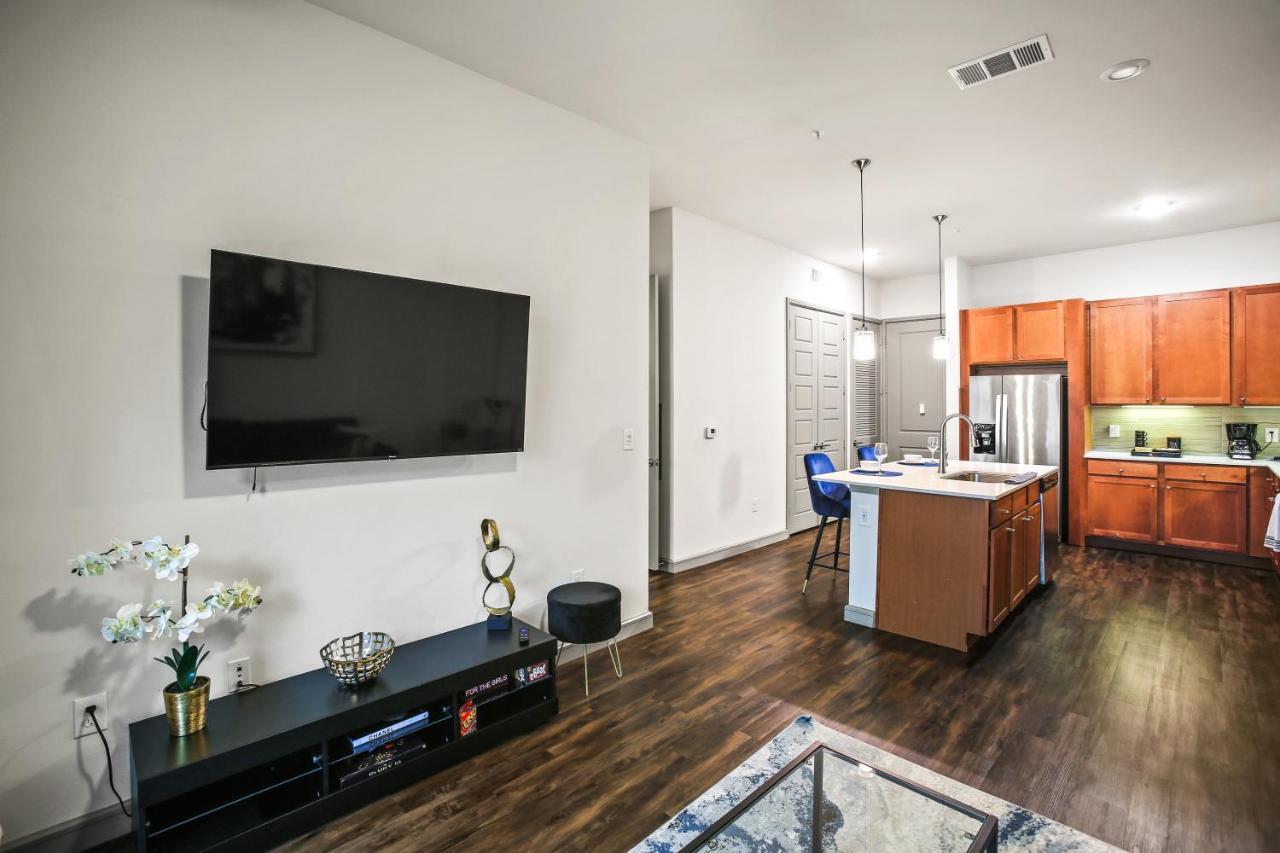 Luxury Close To Everything W Free Parking 5 Apartment