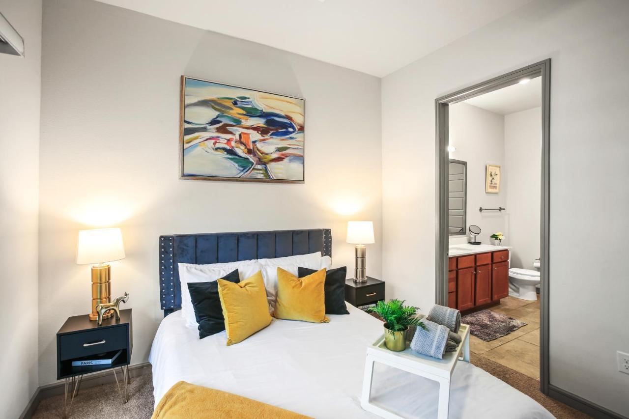 Luxury Close To Everything W Free Parking 5
