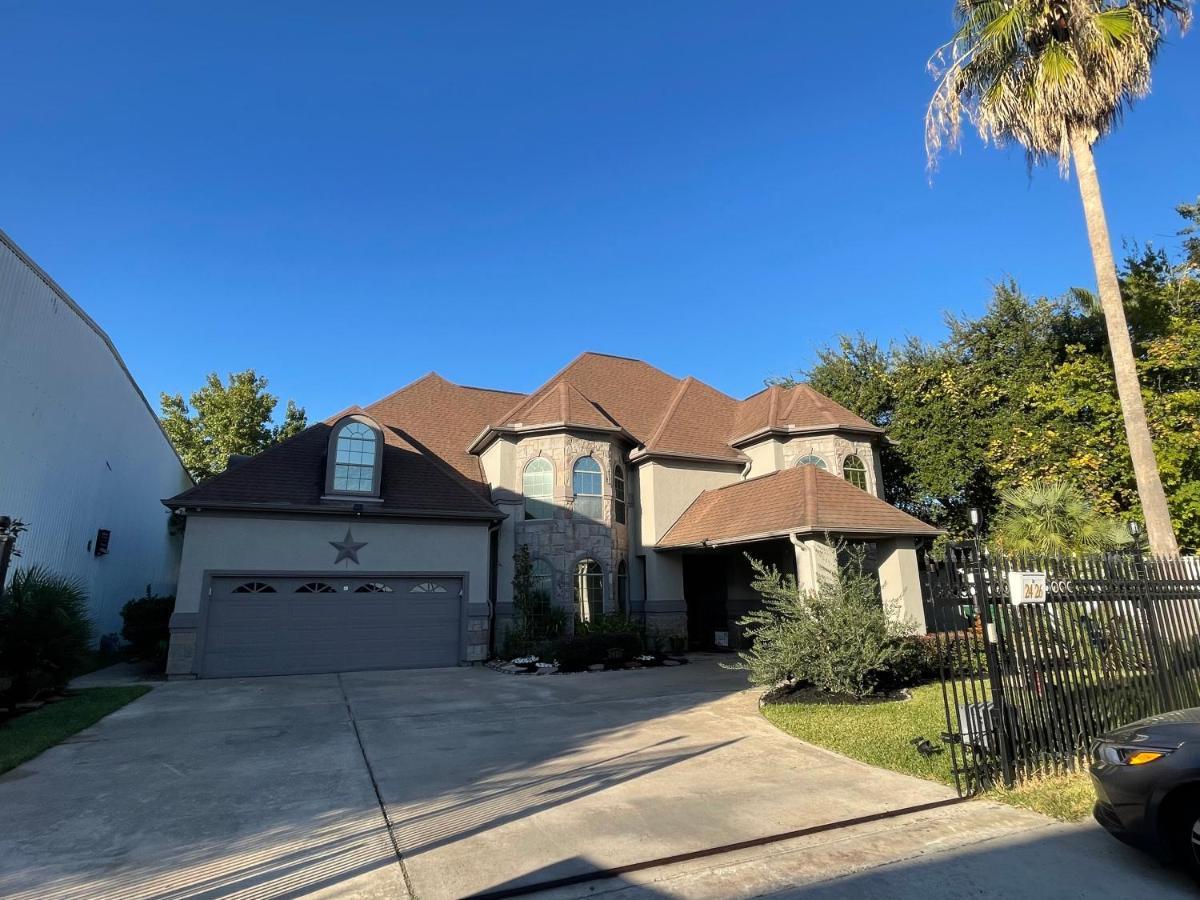 Holiday home Luxuria Mini-mansion Near Downtown *