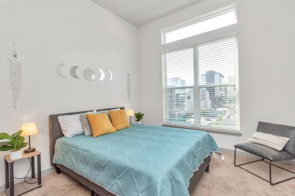 Penthouse Copy Astros-oasis-in-houston-wit-skyline-view 1bedroom Unit Apartment *