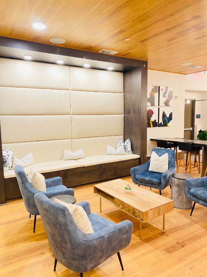 Apartment Lux 1-bedroom W/highrise Pool And View In Downtown *