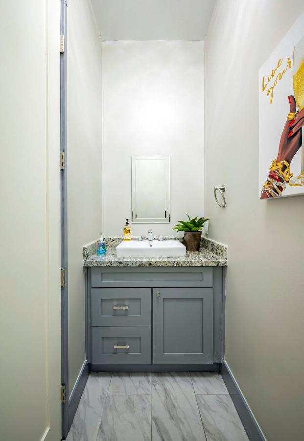 Villa Luxurious 5br Sleeps-14 Houston