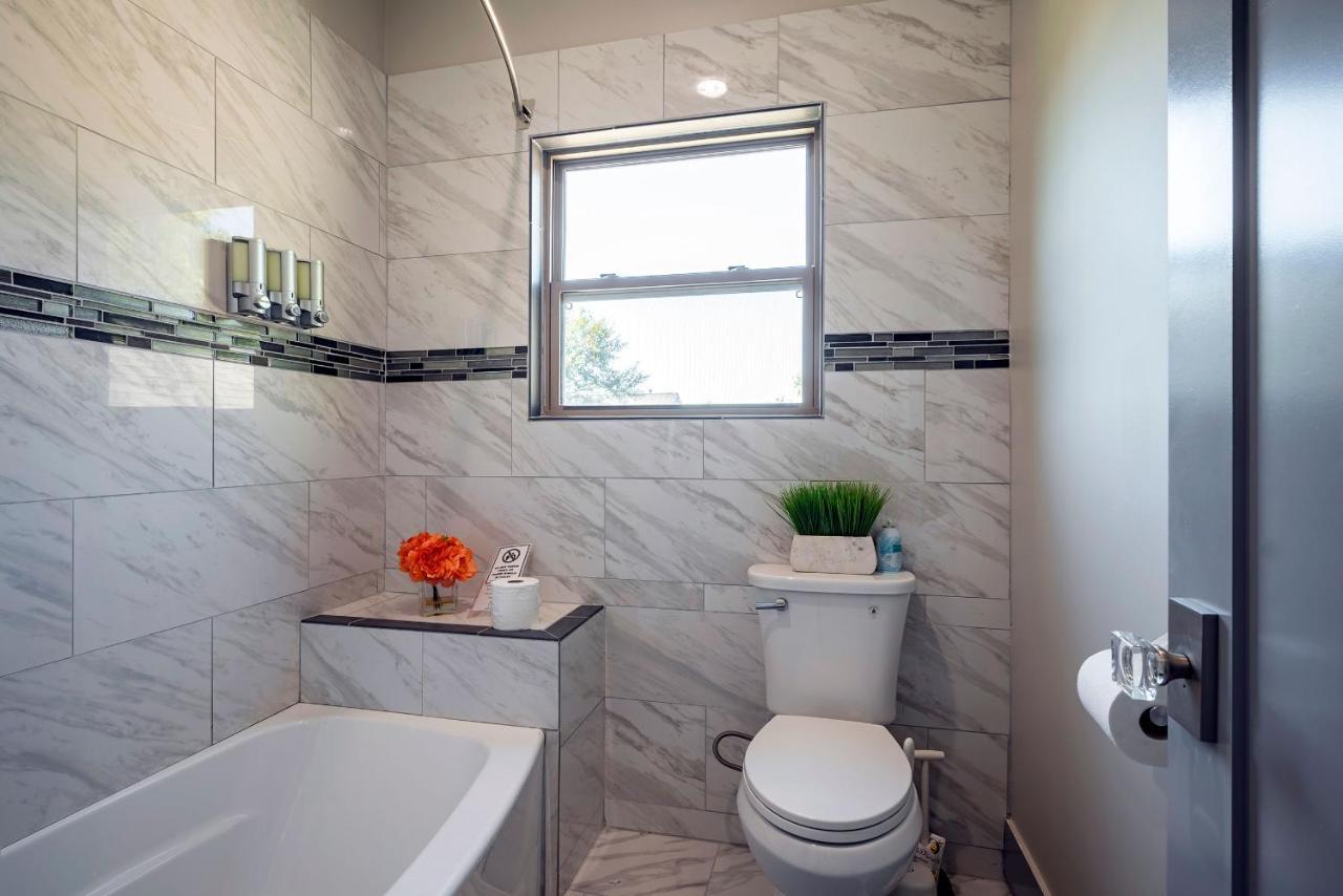Luxurious 5br Sleeps-14 Houston