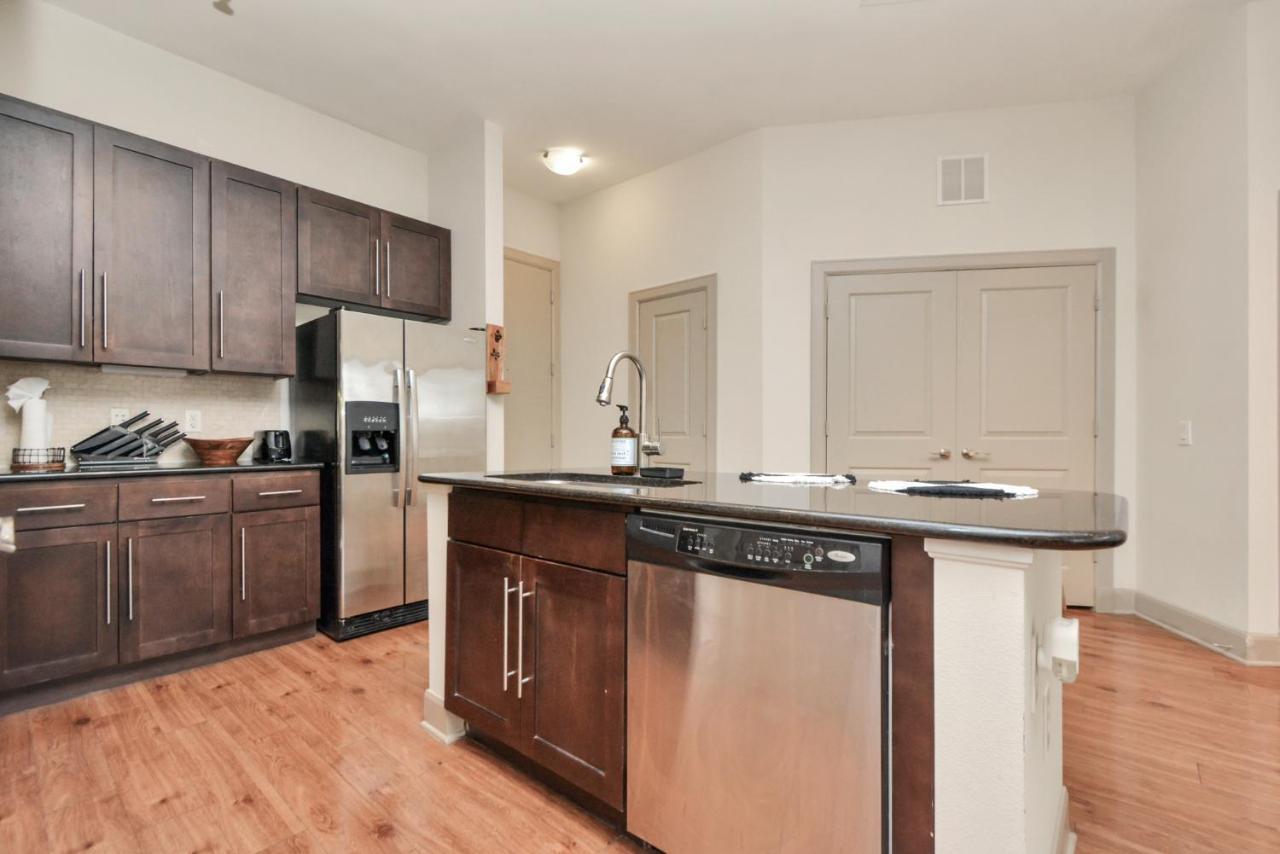 Luxury Designed Bedrooms Med Center By Nrg Stadium Apartment Houston