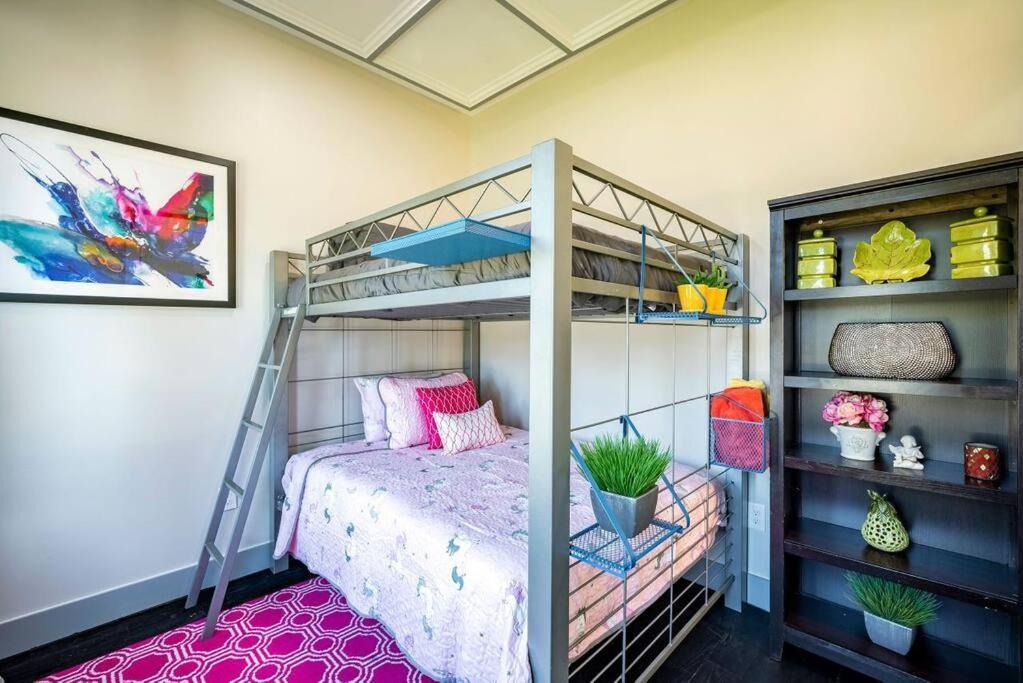 Holiday home Deluxe House In The Heart Of *