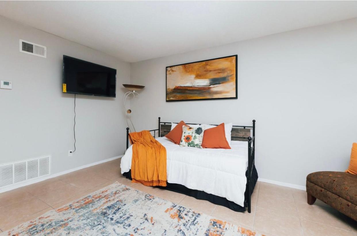 Enticing 1br In The Heart Of The Heights Apartment