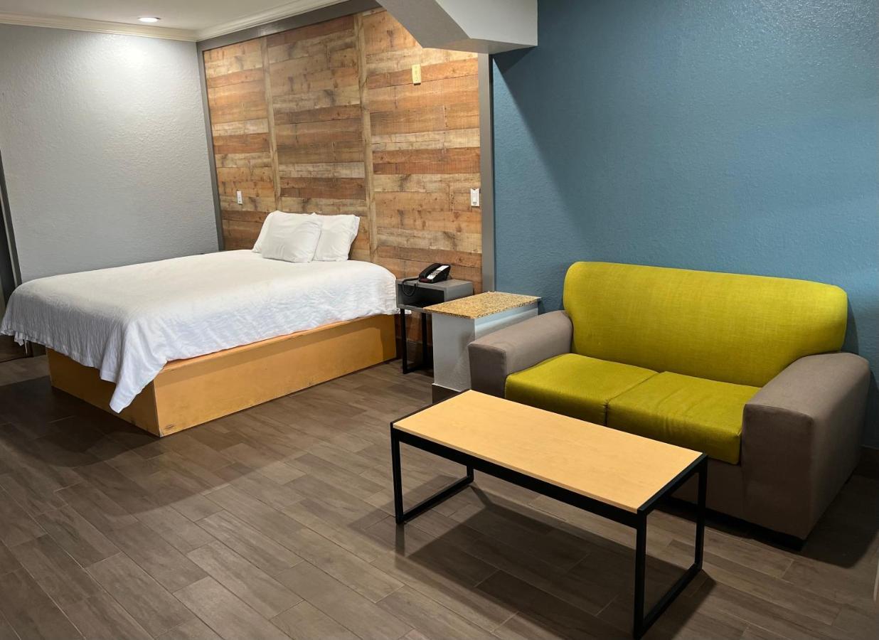 Motel The Symphony &