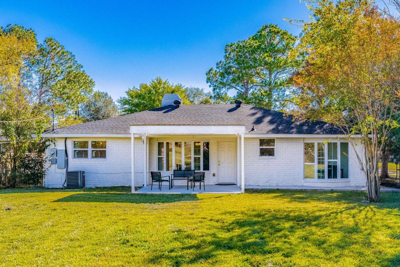 Bellaire West Retreat Holiday home *