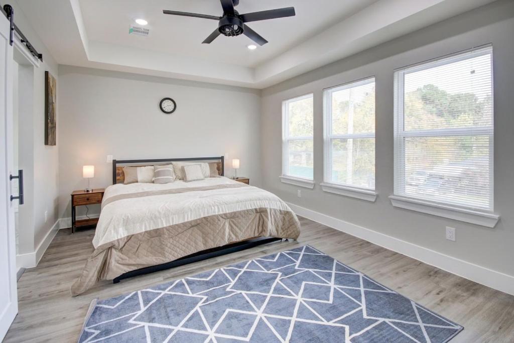 Holiday home New Luxurious Double-story Located In Highland Heights *