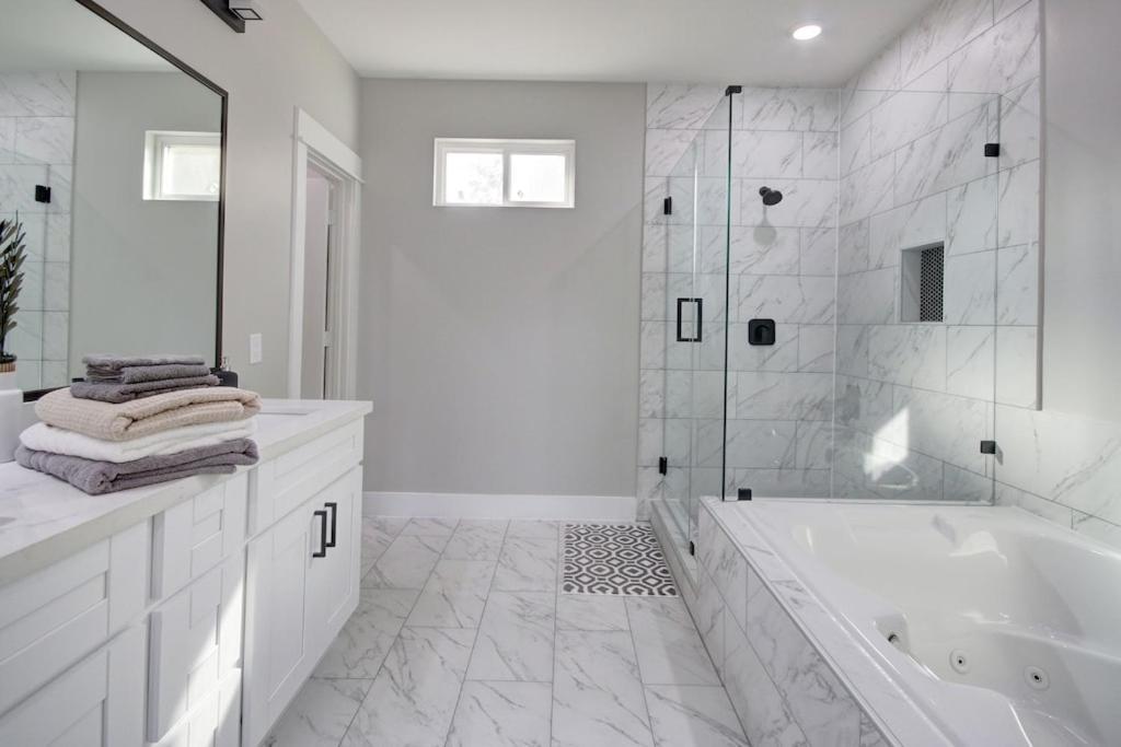 Holiday home New Luxurious Double-story Located In Highland Heights *