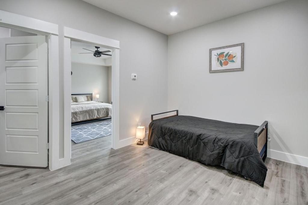 New Luxurious Double-story Located In Highland Heights *