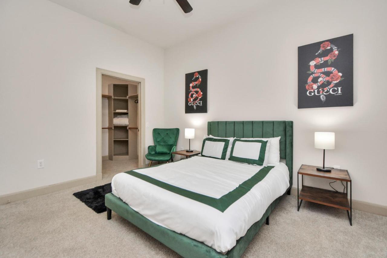 Luxury Designed Bedrooms Med Center By Nrg Stadium Apartment