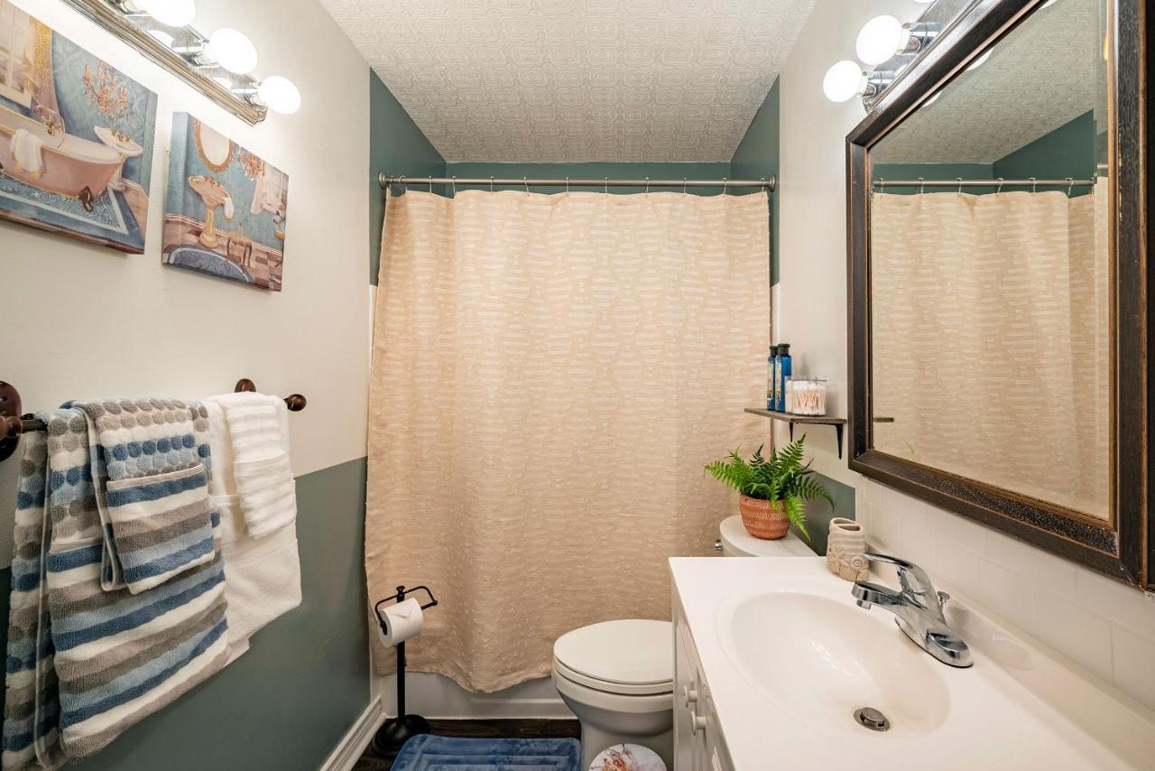 Apartment Lovely Comfort Uptown For Trip.