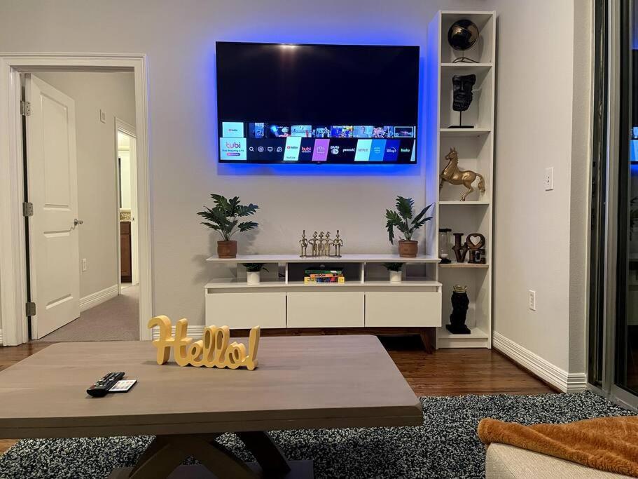 Luxury Hi-rise 1bd In Galleria W King Bed/pool/gym