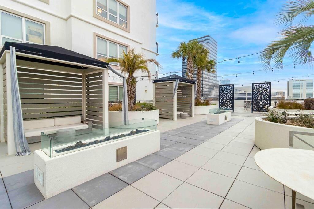 Apartment Luxury Hi-rise 1bd In Galleria W King Bed/pool/gym Houston