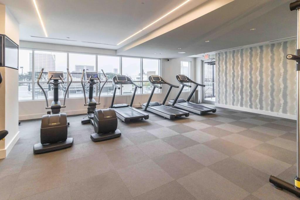 Luxury Hi-rise 1bd In Galleria W King Bed/pool/gym *