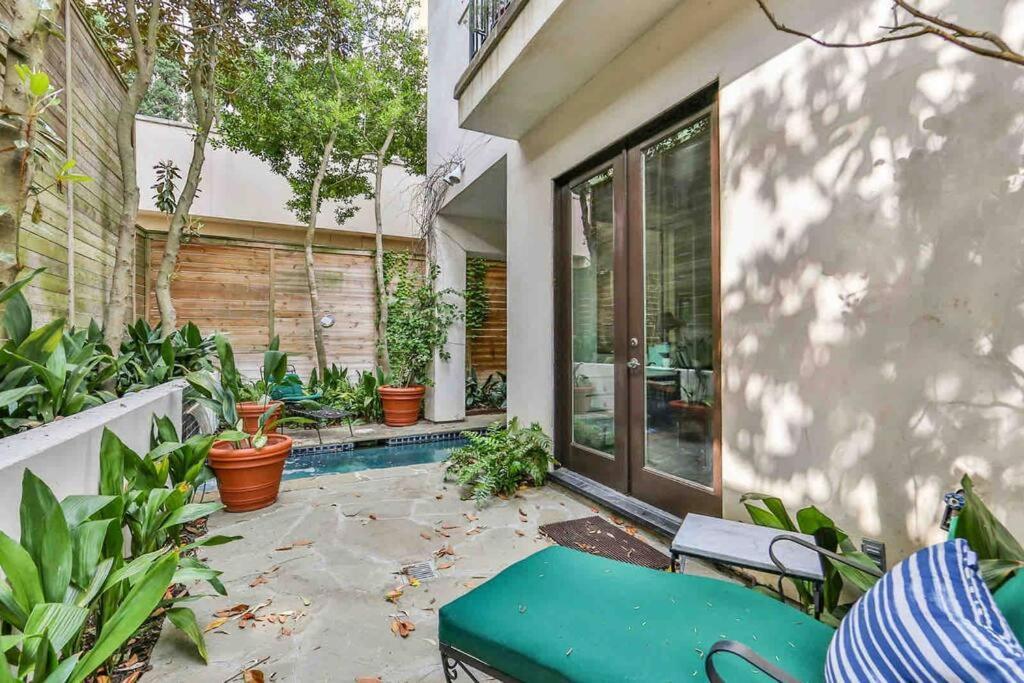 Artist's Library With A Private Swimming Pool Apartment *