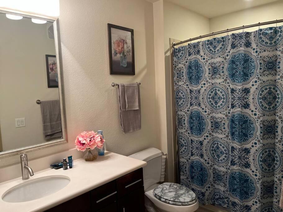 Lux- Medical Center Houston