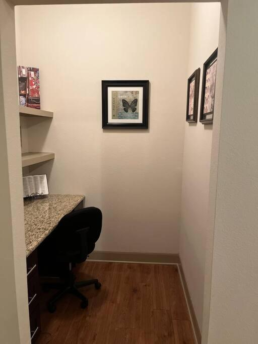 Lux- Medical Center * Houston