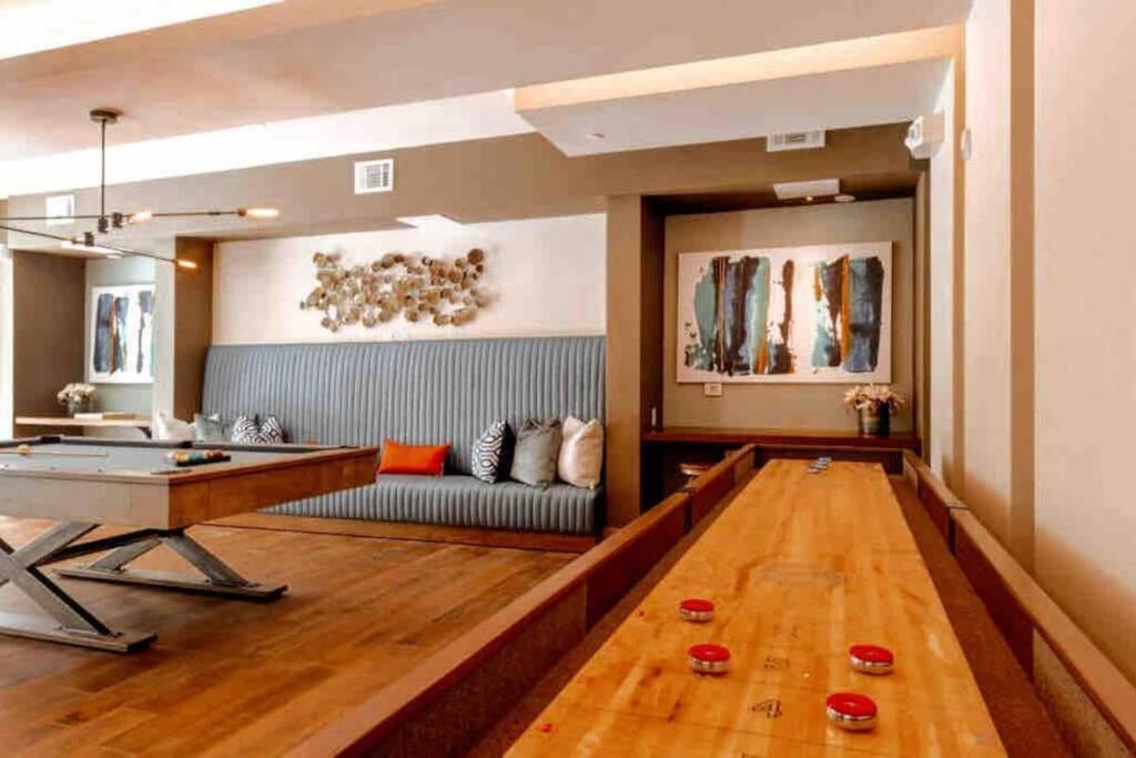 Apartment Downtown Living 1br W/ Free Parking Garage Houston