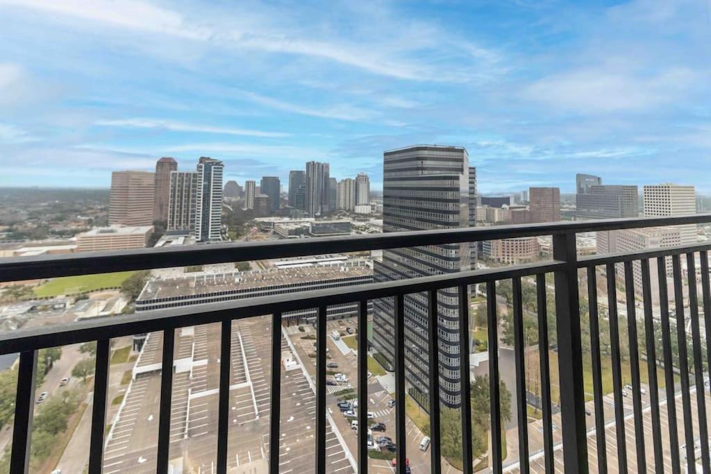 Luxury Hi-rise 1bd In Galleria W King Bed/pool/gym *