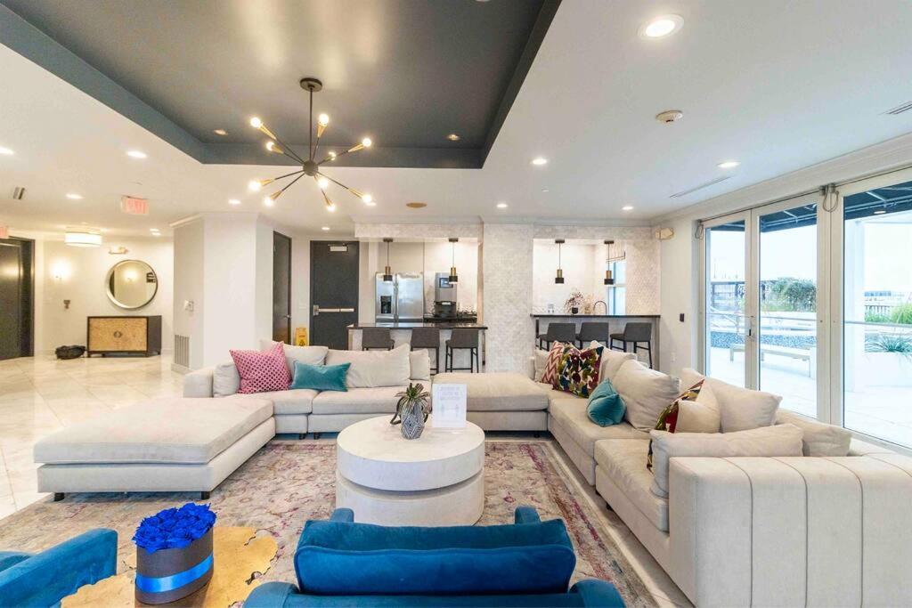 Apartment Luxury Hi-rise 1bd In Galleria W King Bed/pool/gym *