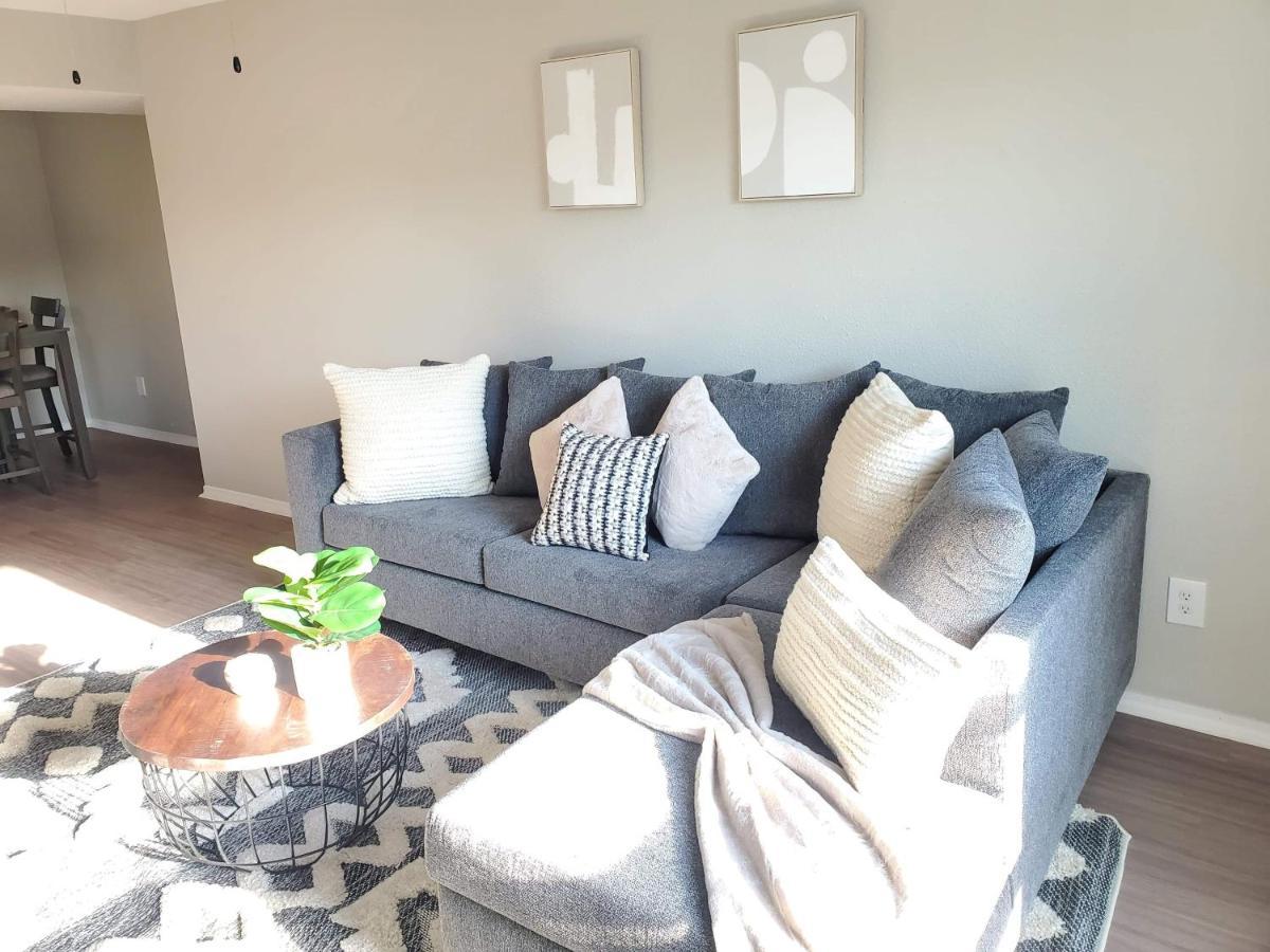 Fashionable Stylish Apartment Houston