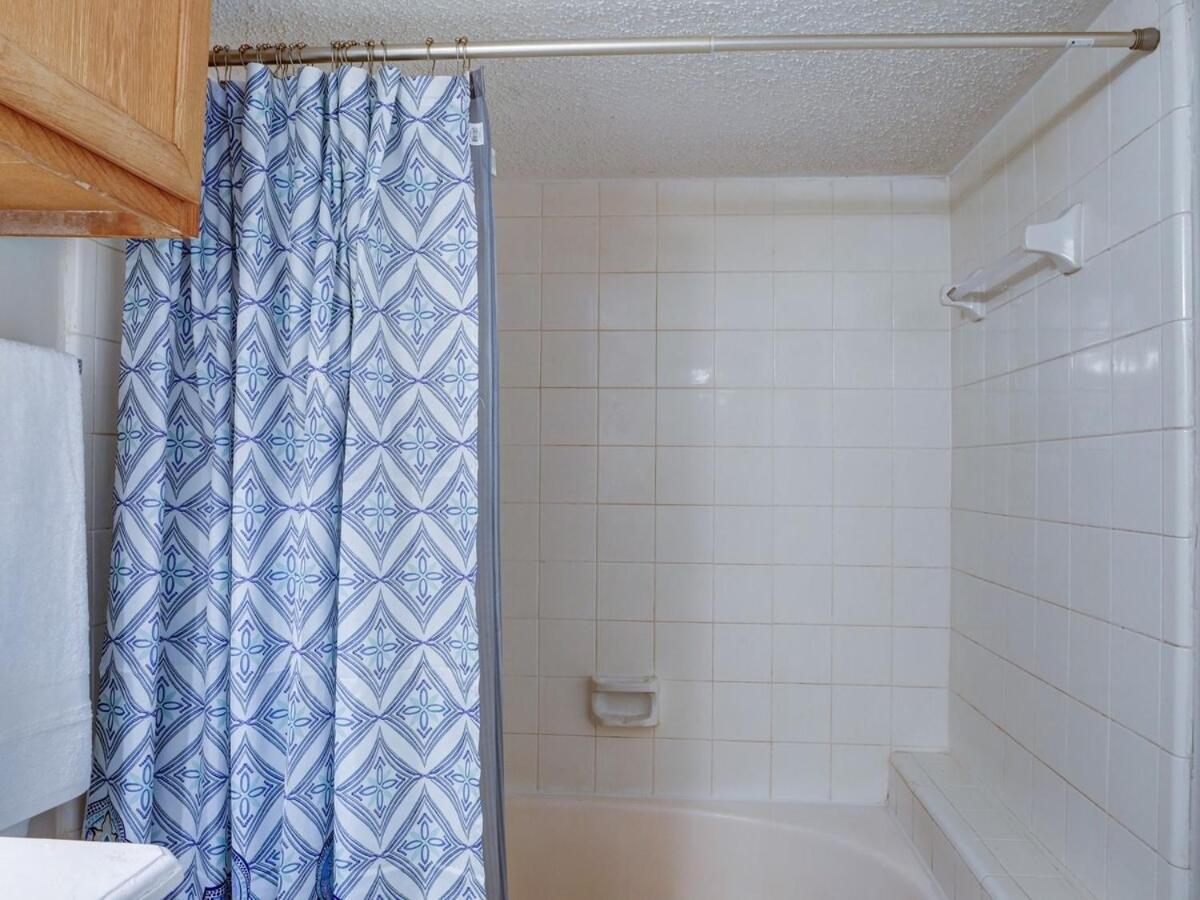 Lovely 2 Bedroom, 1 Bath With Pools And Gym. Holiday home