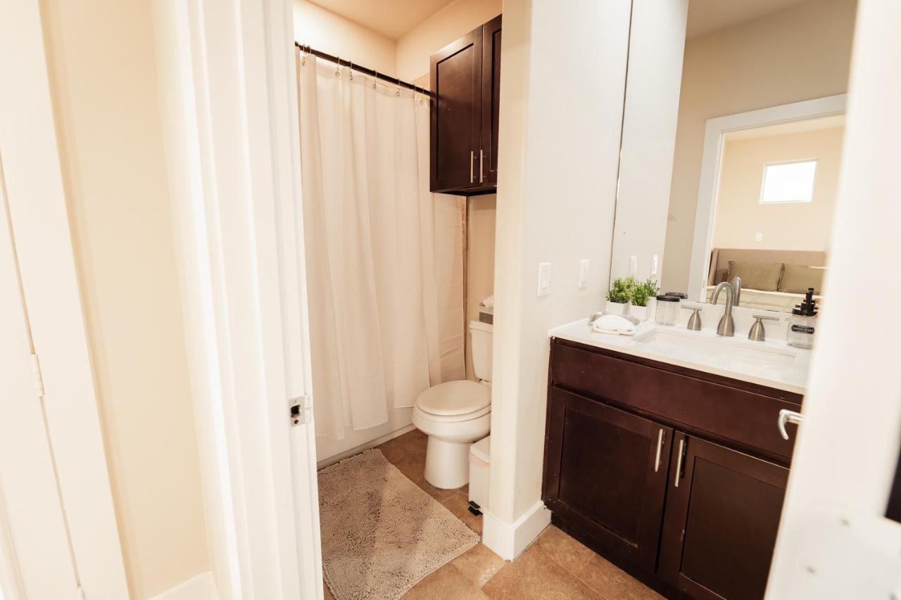 Skyline Oasis L Spacious Retreat With Proximity To Medical Center, Downtown, And Stadiums *