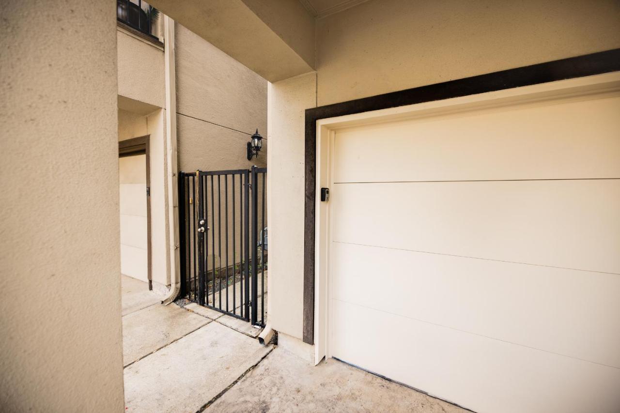 Holiday home Skyline Oasis L Spacious Retreat With Proximity To Medical Center, Downtown, And Stadiums *