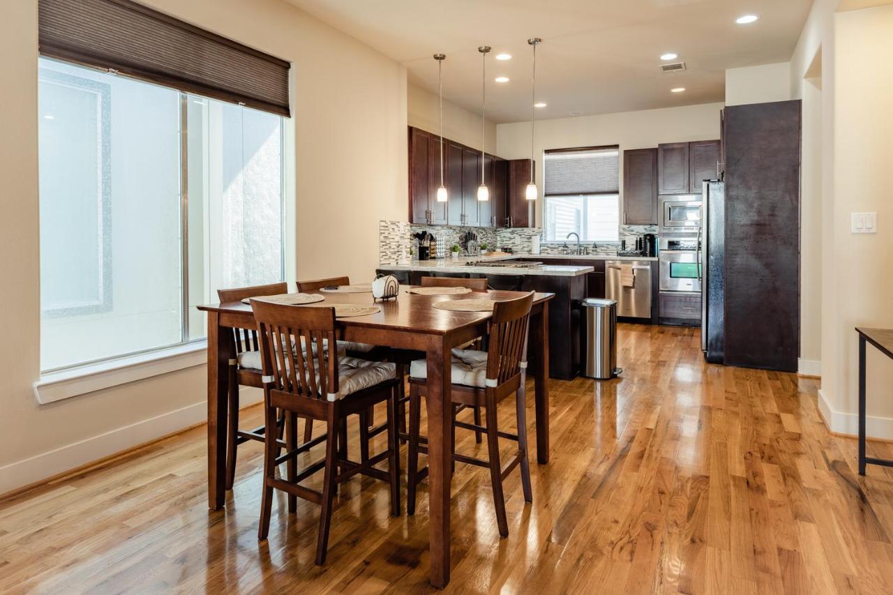 Skyline Oasis L Spacious Retreat With Proximity To Medical Center, Downtown, And Stadiums Holiday home *