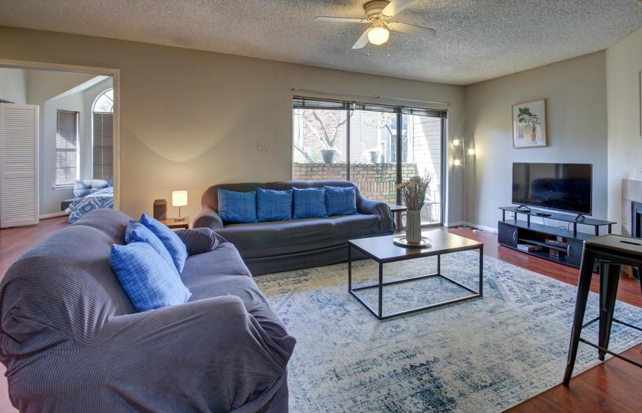 Lovely 2 Bedroom, 1 Bath With Pools And Gym. * Houston